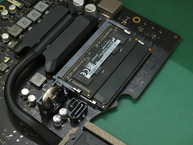iMac 21.5インチ 2017 メモリ交換 | Mac修理 McDoctor 札幌マック修理