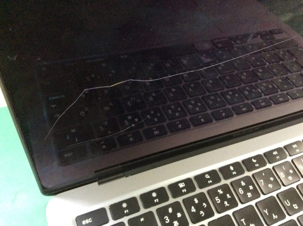 MacBook Air 2020 M1 液晶割れ フレーム破損 液晶パネル交換 ...