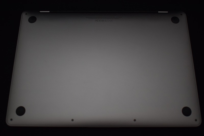 Apple　MacBookPro13インチ　2016　TwoThanderbolt3Ports　USキー【中古】