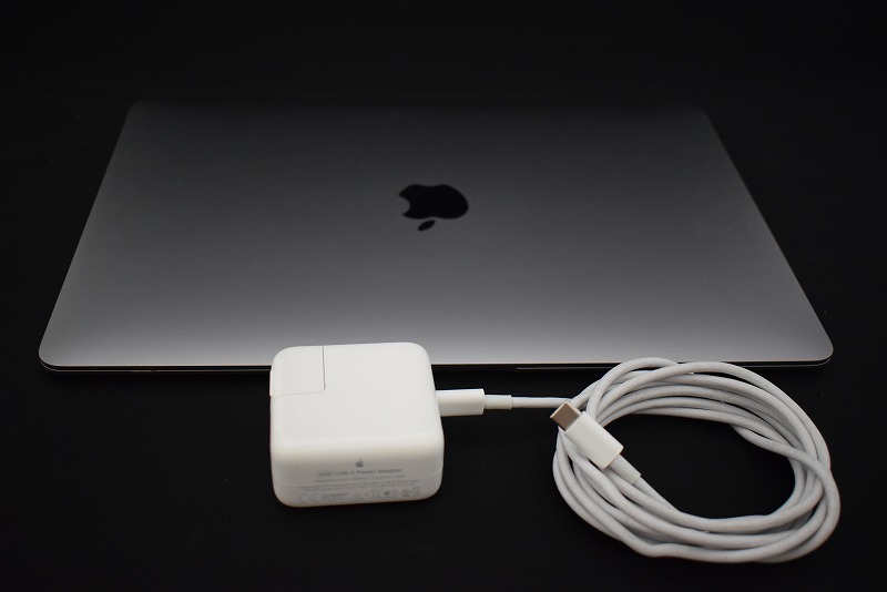Apple MacBookAir 13ｲﾝﾁ 2018　USキー 【中古】