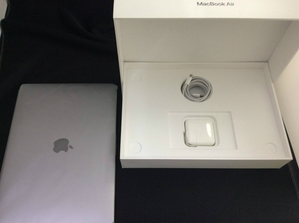 Apple MacBook Air 13ｲﾝﾁ　Early2020 CTO USキーボード